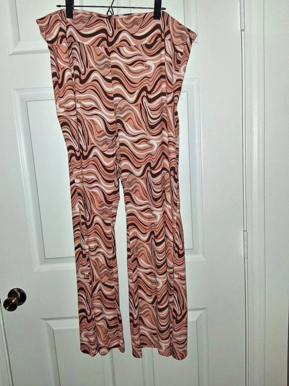 Planet Gold Abstract Print Pants in Pink & Brown Like New